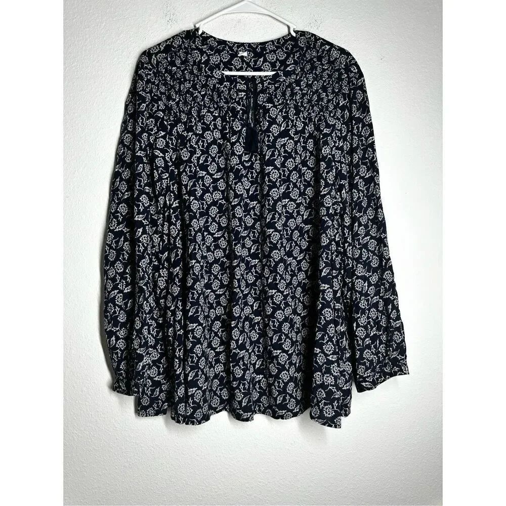 Old Navy Womens Boho Top Blouse Size XXL Floral Ditsy Blue 100% Rayon Long Slv